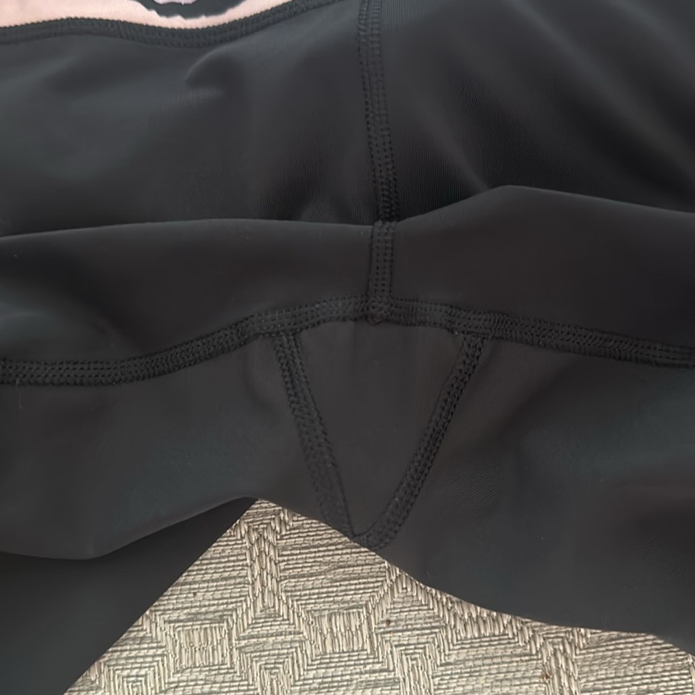 Lululemon Run Inspire Crop II *Block-It Pocket. Black/Bleacher Stripe. Sz 8. - Picture 10 of 16